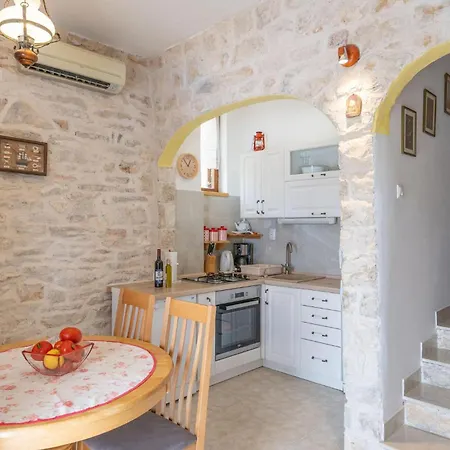 Prigradice With Sea View 402 *