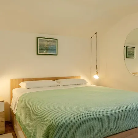 Feriehus Prigradice With Sea View 402