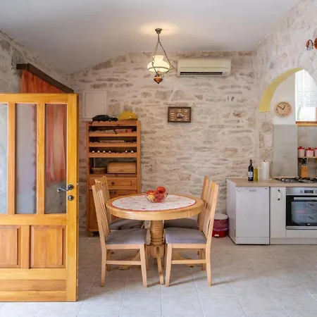 Prigradice With Sea View 402 Hébergement de vacances