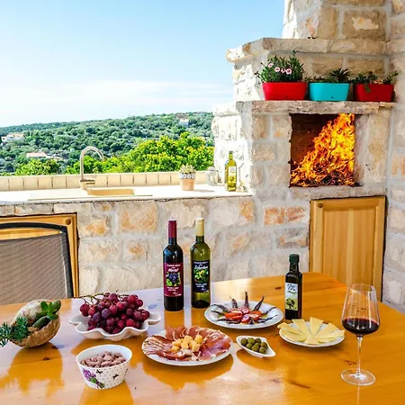 Σπίτι διακοπών Prigradice With Sea View 402 *